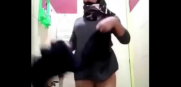  Hijab girl go nude in the bathroom
